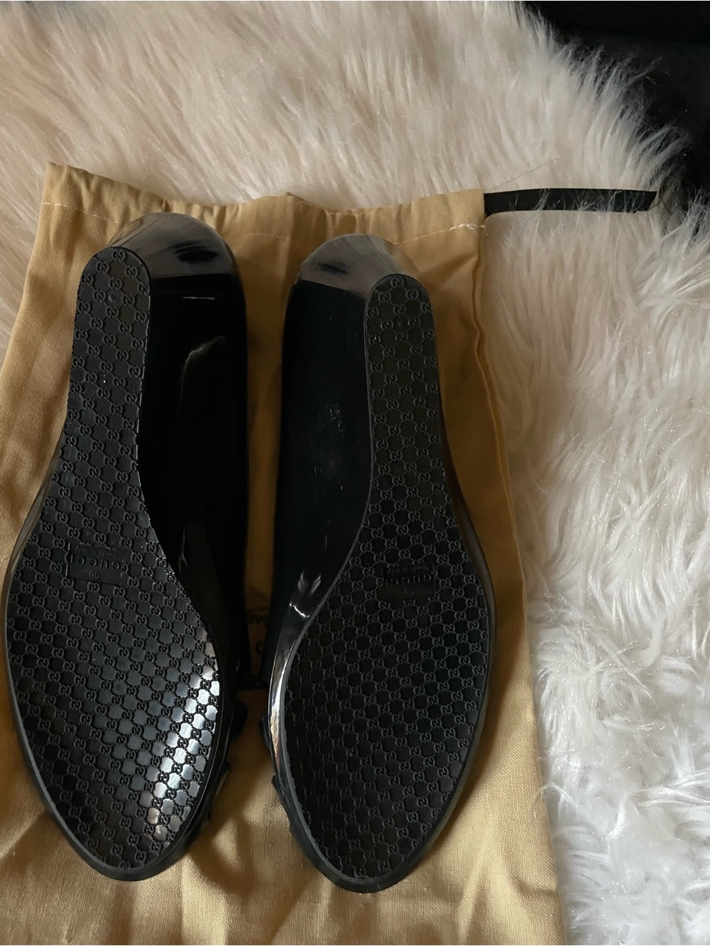 Gucci Glossy Black Patent rubber interlocking GG logo - Picture 11 of 13